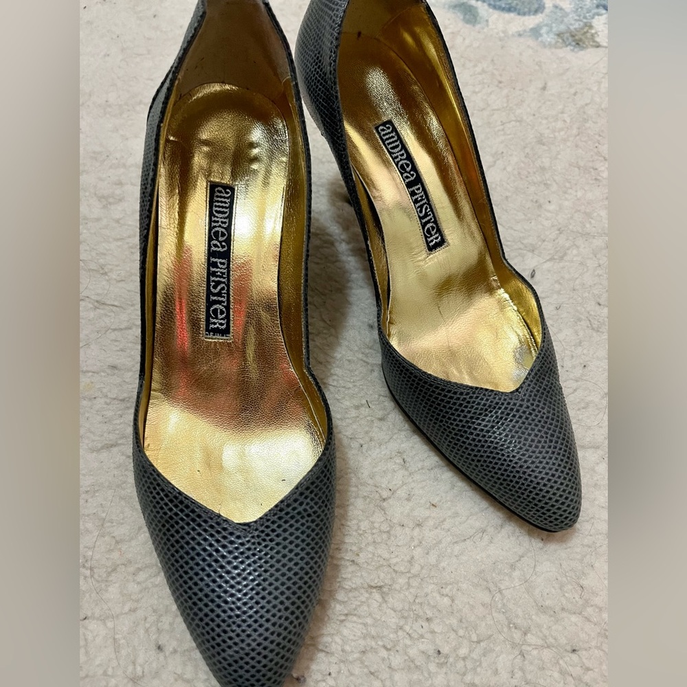 ANDREA PFISTER Gorgeous Grey Pump